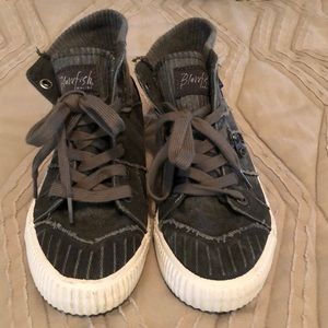 Blowfish size 8 high top shoes